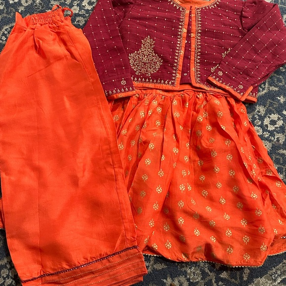 New 3 piece girl Pakistani dress girl 6 to 7 Almirah